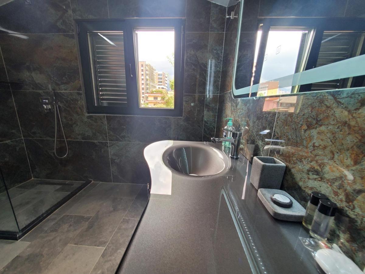 Bed and Breakfast Condesa Тирана Экстерьер фото