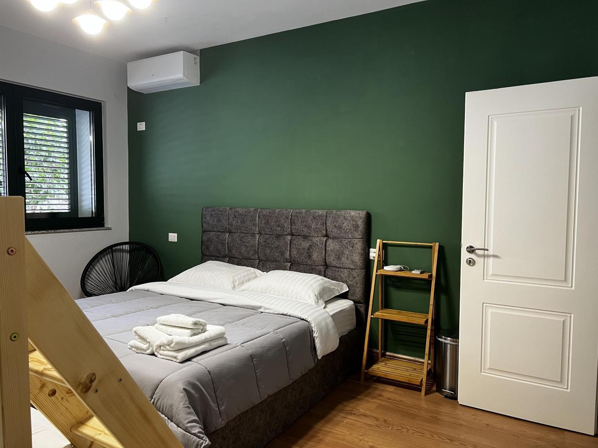 Bed and Breakfast Condesa Тирана Экстерьер фото